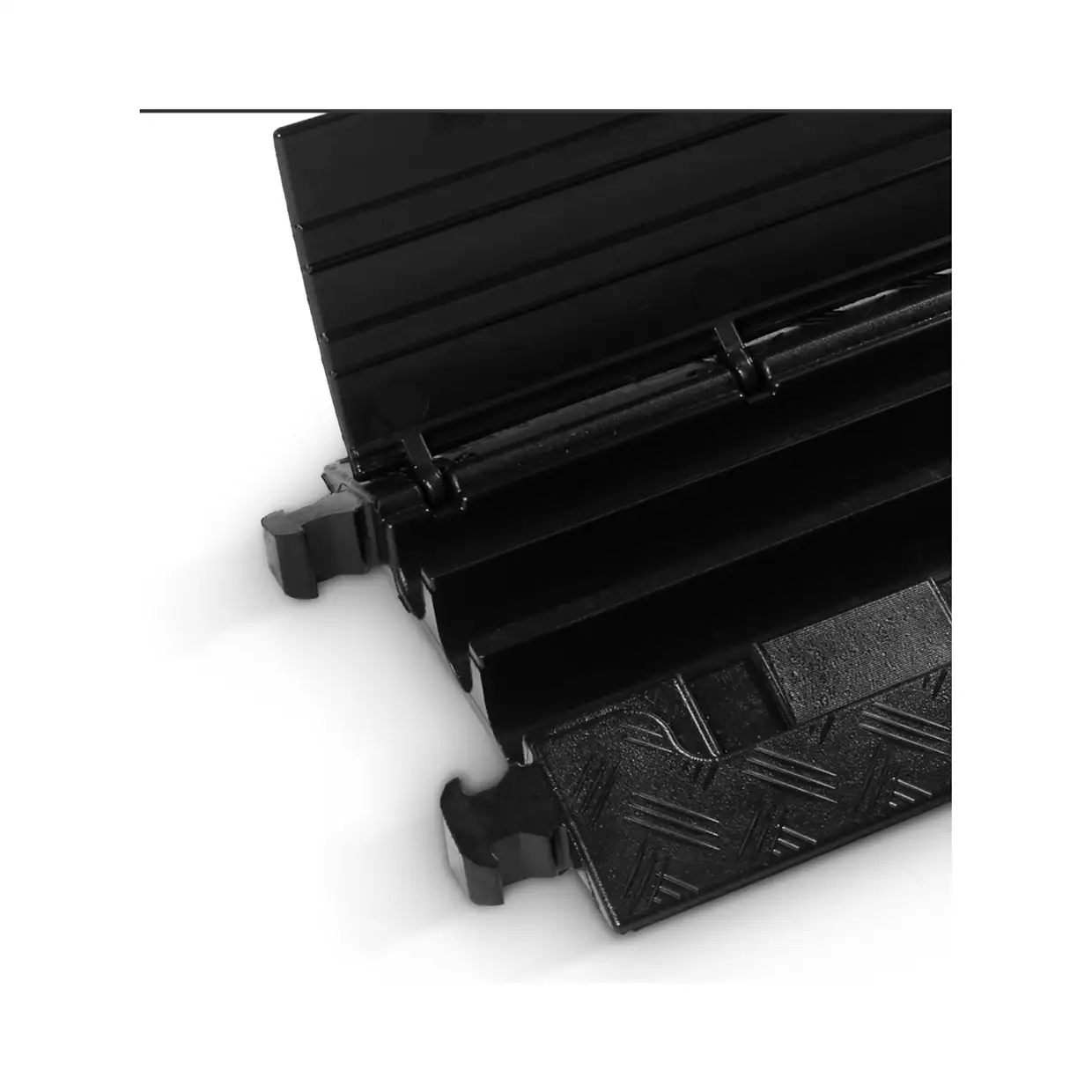 מגן כבלים 3 ערוצים, עומס עד כ- 2 טון, גובה 5 ס"מ דגם MINI BLK מבית Defender – תמונה 6