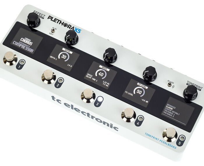 PLETHORA X5 פדאל מולטי אפקט לגיטרה נשלט בלוטוס׳ של TC Electronic