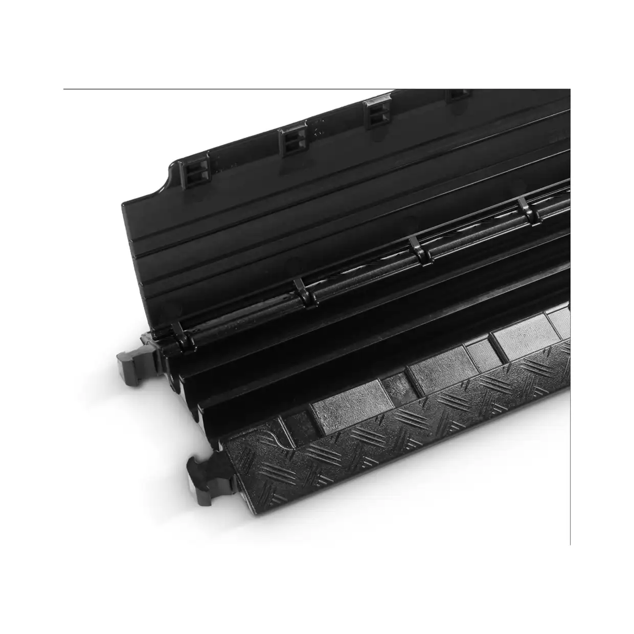 מגן כבלים 3 ערוצים, עומס עד כ- 2 טון, גובה 5 ס"מ דגם MINI BLK מבית Defender – תמונה 5