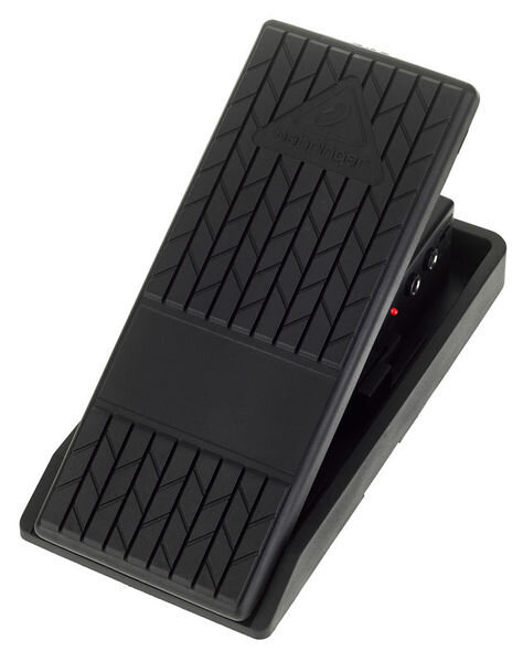 פדלים לגיטרה ובס